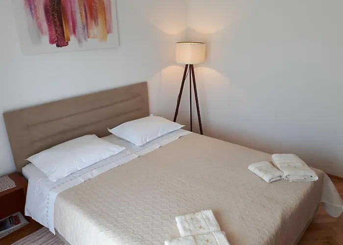 On The First Floor * Jelsa (Hvar)