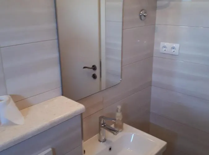 On The First Floor * Jelsa (Hvar)
